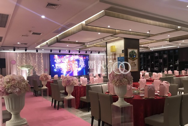 二楼大厅婚礼布置2_